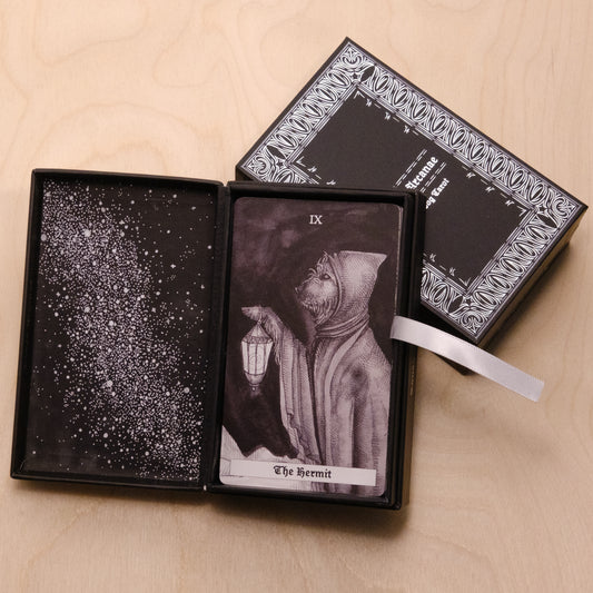 Canes Arcanae | The Dog Tarot Deck